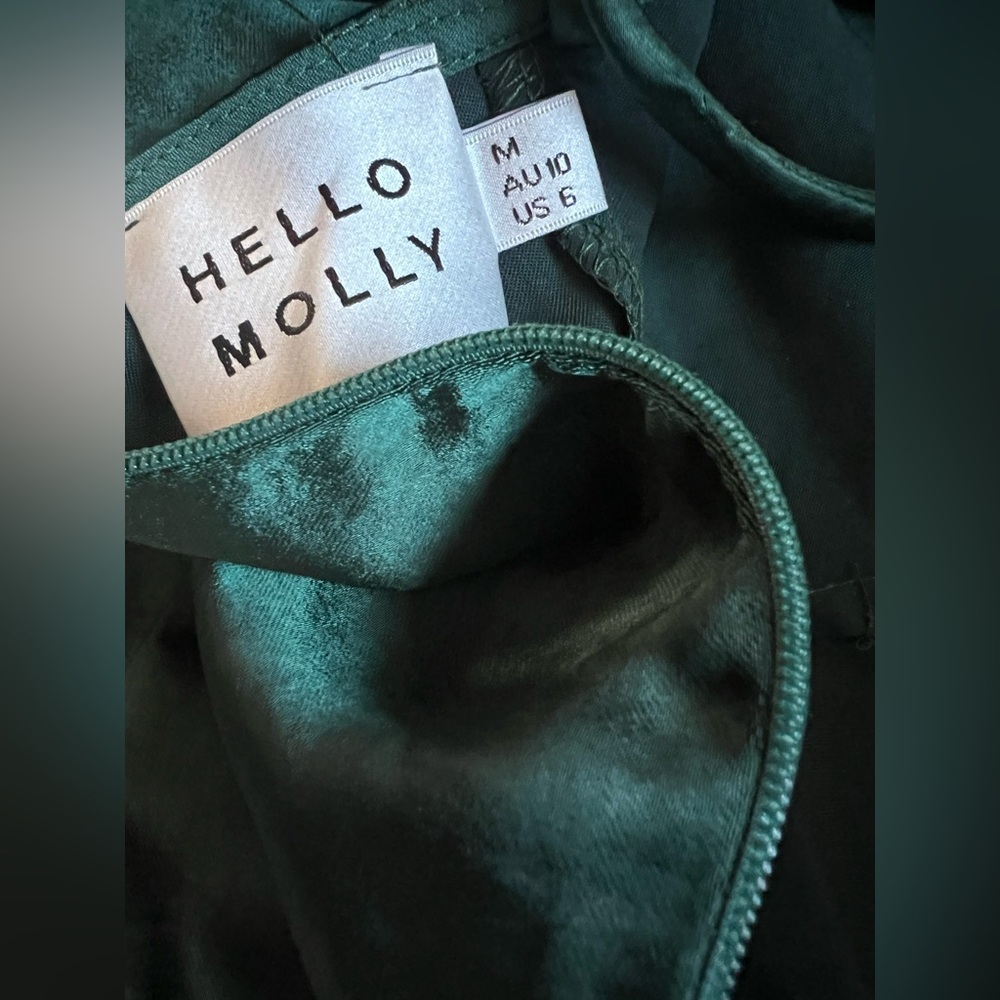 NWOT Hello Molly “Last pass” Jade satin V-neck mini dress with slit. Size 6. - Picture 9 of 11